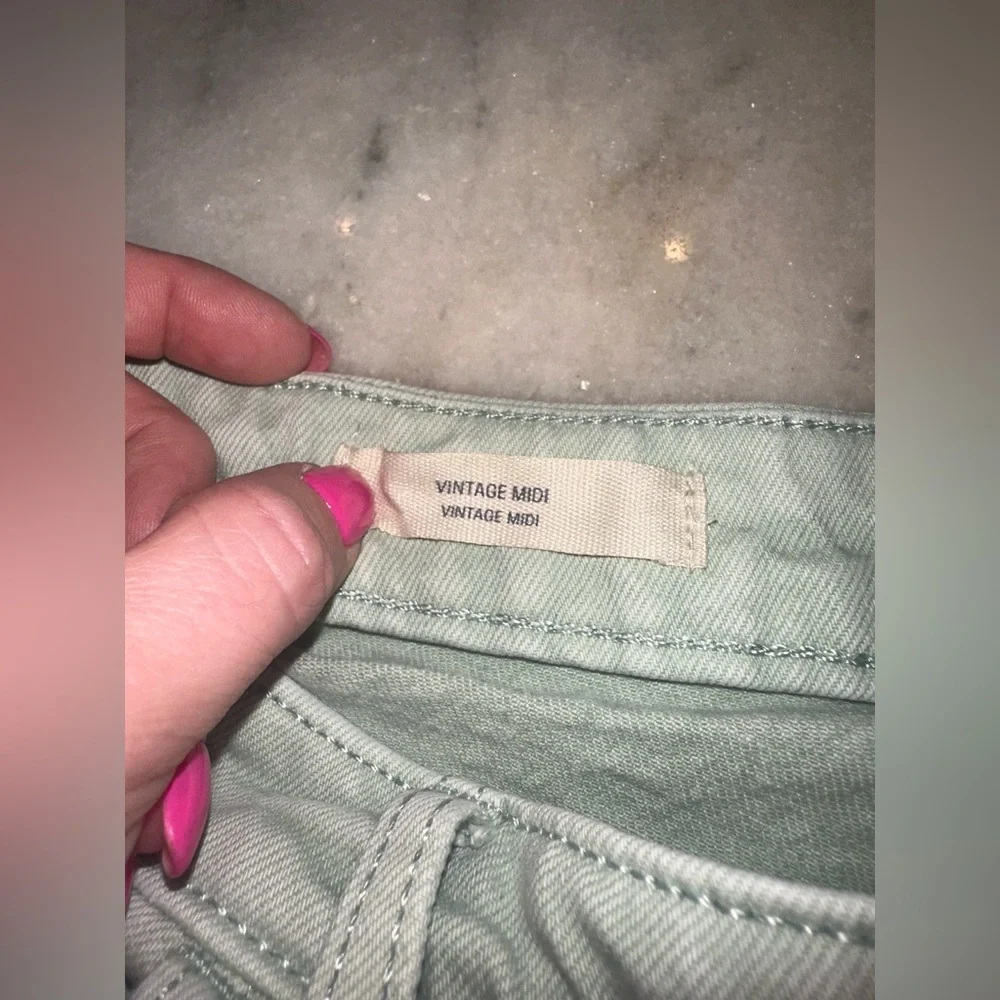 EUC Universal Threads Women's Light Green Denim‎ Shorts